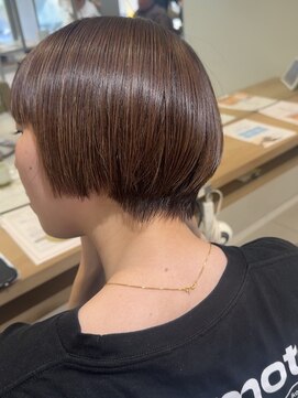 アース 高円寺店(HAIR & MAKE EARTH) 艶ショート《@earth_aoyagi0415》