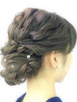 ブライダル ヘアメイク メリア(Bridal Hair Make MERIA) ウェーブシニヨンアレンジ(^_-)-☆