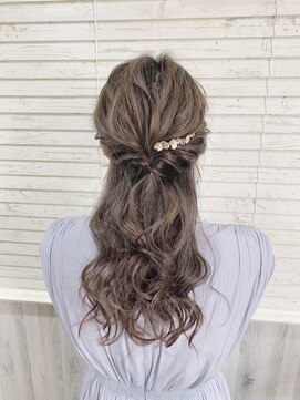 ビーチ ヘア メイク 綱島店(BEACH hair make) 編み込みハーフアップ/外国人風カラー/シアーグレージュカラー