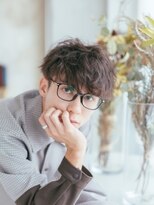 エルプリエ(elle brille)&nbsp;シルバーカラー/フェードカット/かき上げ/ニュアンスマッシュ