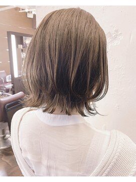 ティーシェル(TIECHEL) 小顔イメチェン、ラベンダーグレージュカラーくびれレイヤーボブ