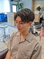 コワファーストナガサキシャンプーボーイ(COIFF1RST NAGASAKI SHAMPOO BOY)&nbsp;ツイストパーマ×ショートセンターパート