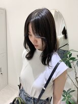 ジーナ 福岡天神(Zina) レイヤーカットで動きのある髪型に