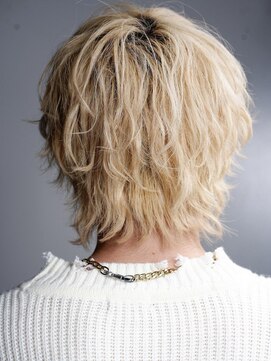 リップス 原宿(LIPPS) 緩め波巻きツイストスパイラルメンズパーマウルフ無造作金髪ヘア