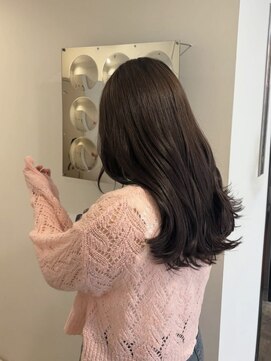 エイチ(811) 暗めカラーグランマッシュフェイスフレーミングブルーブラック