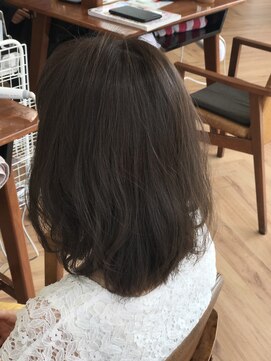 カナエ(CaNaE) スモーキーアッシュ