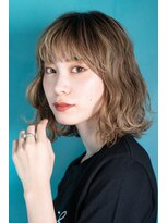 バレイヤージュアッシュカラーツヤ感ノーブル　ボブ