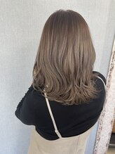 プラーグ ヘアー(Prague Hair) ミルクティーベージュ