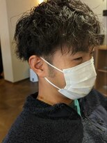 ソラーナ(SOLANA)&nbsp;2022年秋冬ツイストパーマ 刈り上げメンズスタイル