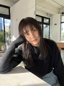 ケイト(KATE) ぱつっとロングヘア×顔周りカット×グレージュ