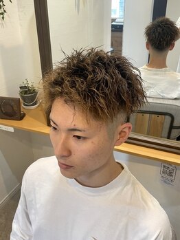 ルームスヘアー(Rooms Hair)の写真/メンズ限定【カット＋眉カット￥4510】メンズからの支持も◎忙しい朝も簡単に仕上がるデザインをご提案！