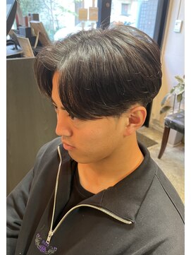 ジュンヌオム リンカラン(Jeune Homme LINGKARAN) 毛流れニュアンスパーマ×センターパート