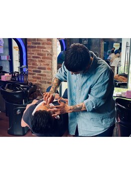 眉カットやシェービングもお任せください！プロの技術でメンズの身だしなみを整えて清潔感UP◎