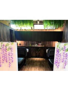 半個室の落ち着く空間♪癒しのヘッドスパで疲れをリフレッシュ＊髪の毛～お肌までトータルケアをご提案◎