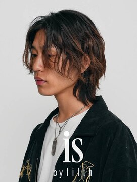 フィフス 神南(fifth) センターパートウルフカットツイストスパイラルパーマゆるめ黒髪