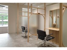 日常生活を忘れてリフレッシュ、全席が【半個室のこだわりの空間】