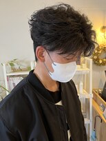 ヘアデザイン ジル(Jill)&nbsp;フェザーパーマ/センターパート