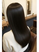 スローネ(THRONE)&nbsp;髪質改善酸性ストレートで艶髪／20代30代40代／新宿