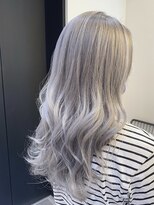 salon de MiLK 札幌大通店【サロン ド ミルク】 ホワイトシルバー