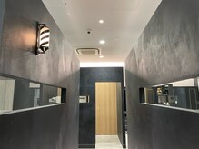 ハレケエイト(HAREKE 8)の雰囲気（一歩先を行く床屋を目指しています。）