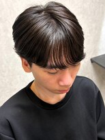 ディスイズバーバーフォース(THIS IS BARBER 4th)&nbsp;センターパート ナチュラルマッシュ 黒髪 韓国風 メンズショート