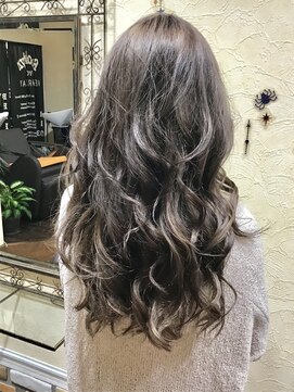 サムブリッジ(SOMEBRIDGE) ロングミルクティーグレージュグラデーション(SOMEBRIDGE 亀有)