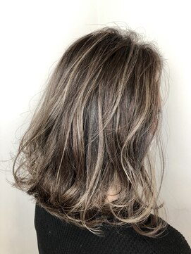 アフィナー(Afinar) 【横浜/Afinar】プラチナカラーでつくるホワイトミルクティー★