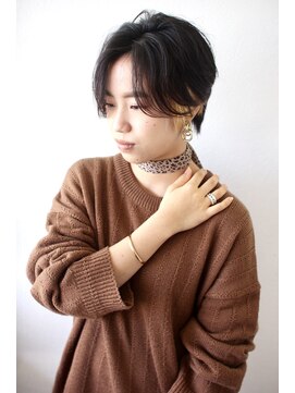 ナブラ(NABLA) 耳上インナーカラーおしゃれかわいいショート『NABLA』