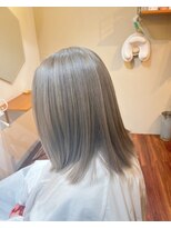 ヨナサン(Yona Saint)&nbsp;グレージュ/ダブルカラー/ブリーチ