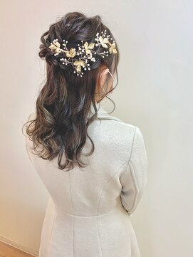 ディア(.eer) お呼ばれに＊*  // ハーフアップ × ねじり編み込み