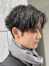 清潔感◎ビジネスマンにもオススメ大人センターパート×ツイストスパイラルパーマ*[本厚木/メンズパーマ]