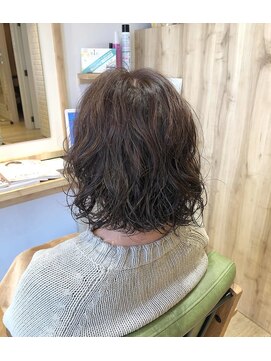 カミケンネクスト(kamiken.next) 時短ふんわりパーマ軽やか大人ミディアム【カミケンネクスト】