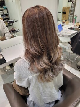 レアリバイケンジ(leali by KENJE) ナチュラルハイライトカラー