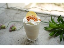 ヨムニノクチ(YOMUニノ口)の雰囲気(【ニュー喫茶ポルカドット】さんと毎月変わるコラボドリンク)