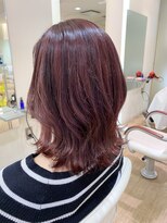 レンジシキチジョウジ (RENJISHI KICHIJOJI)&nbsp;ピンクのハイライトが映える外ハネスタイル【RENJISHI 宮本】