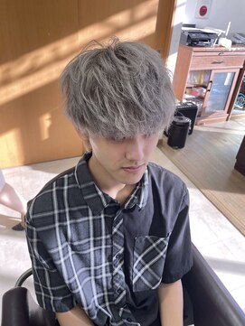 アイズ 本厚木(AIZU) メンズマッシュウルフホワイトベージュ