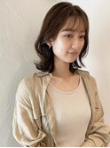 ミルクティーベージュ　くびれヘア　外ハネミディアム