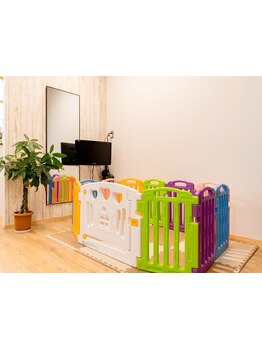 【お子様同伴可/駐車場完備】マンツーマンサロンの当店は忙しいママさんパパさんの味方◎