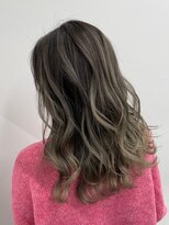 イース バイ アンブルリュクス 北千住(Ease by amble luxe)&nbsp;グレージュ