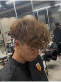 スペインカール　ツイストスパイラル眉カットメンズパーマ