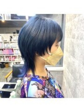 キャラ シャローネ 池袋(Chara Chalone) ブルーカラーのマッシュウルフ【岸雄一】