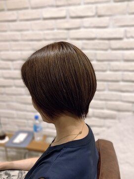 マジック(MAGIC) 【MAGIC 小名木】丸みショートアッシュカラー・髪質改善