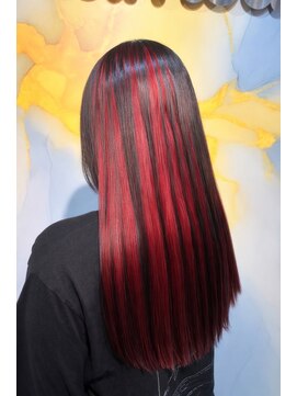 レッド、仕込んでます