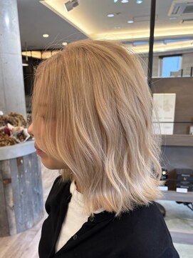 ルーブ トウキョウ(Loob. TOKYO) おすすめハイトーンカラー　"ブロンドベージュ"