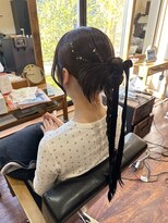 ジュラク(JURAKU)&nbsp;卒業式×ツイン編みおろしヘアアレンジ