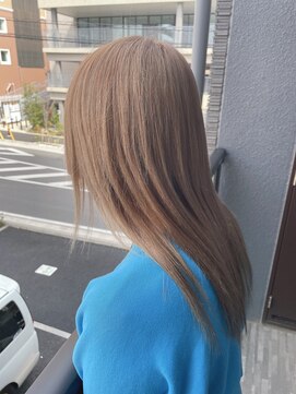 リビンバイアフロート(Livin by afloat) 大人かわいいミルクティーベージュ/Wカラー/艶カラー