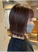 切りっぱなし外ハネボブ ピンクブラウン ミディアムボブ