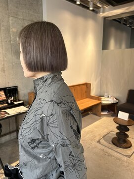 ミリ(milli Produce by ITAKURA) ぱっつんモード ボブ