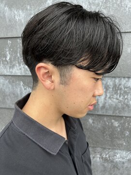 ヒュイル バイ ニアウ(Hwyl by Niau) メンズマッシュセンターパートスパイラルパーマニュアンスパーマ