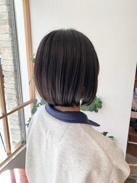 アーリア(aria) 丸みボブ